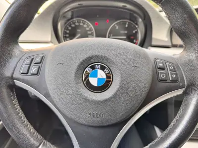 BMW 318 2009 - 10900 EUR, 110942 km - AUTO.MOTO.pt - 110942km - foto 13 de 25