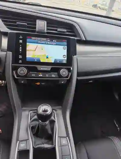 Honda Civic 2018 - 16700 EUR, 119000 km - 119000km - foto 11 de 15