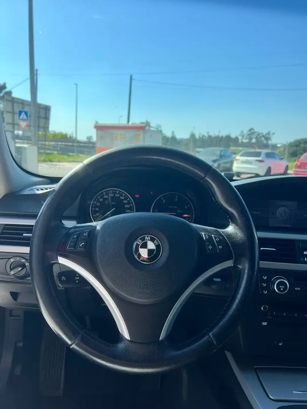 BMW 320 2008 - 12500 EUR, 361607 km - AUTO.MOTO.pt - 361607km - foto 9 de 20