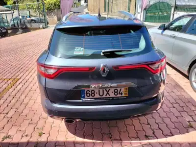 Renault Mégane Sport Tourer 2018 - 15950 EUR, 123820 km - AUTO.MOTO.pt - 123820km - foto 5 de 13