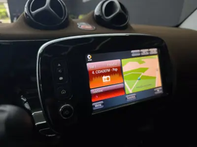 Smart ForTwo Coupé 2018 - 13450 EUR, 110509 km - AUTO.MOTO.pt - 110509km - foto 27 de 33