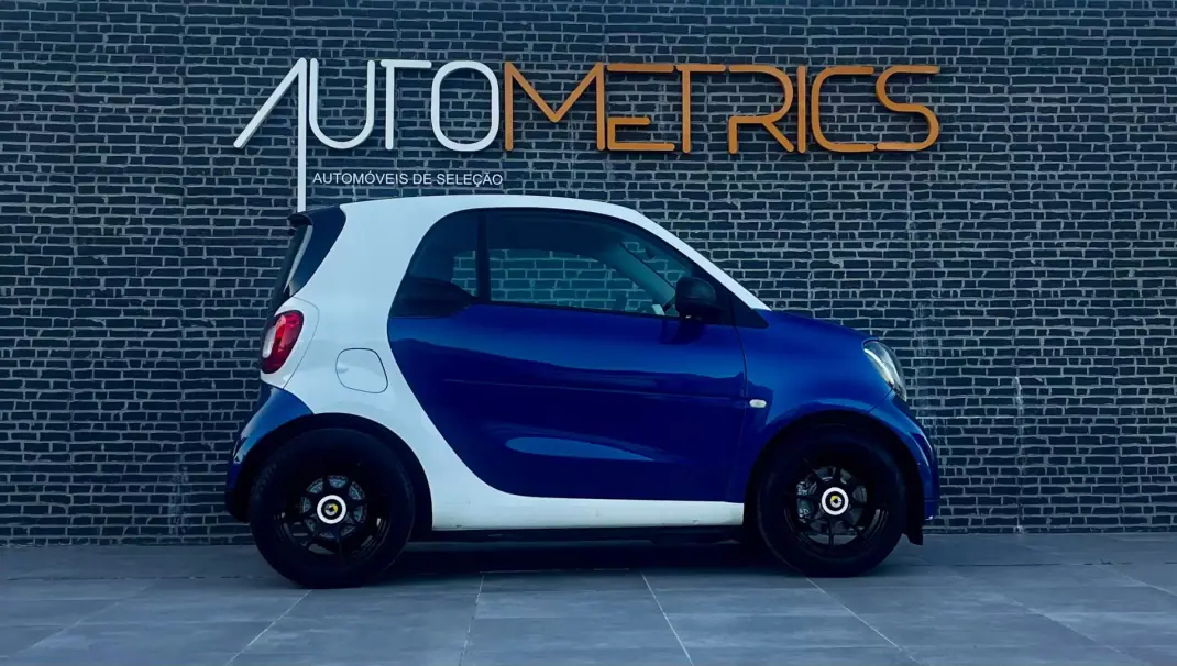 Smart Fortwo Cabrio 2015 - 9250 EUR, 176000 km - AUTO.MOTO.pt - 176000km - foto 4 de 12