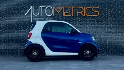 Smart Fortwo Cabrio 2015 - 9250 EUR, 176000 km - AUTO.MOTO.pt - 176000km - foto 4 de 12