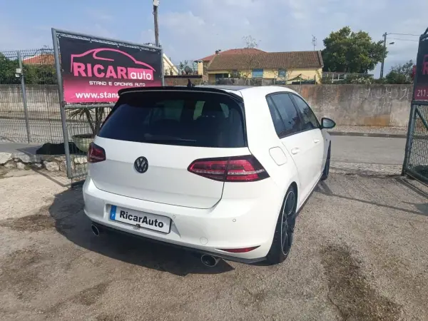 Volkswagen Golf 2014 - 17500 EUR, 162848 km - AUTO.MOTO.pt - 162848km - foto 34 de 57