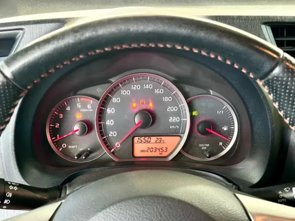 Toyota Yaris 2011 - 10900 EUR, 203453 km - AUTO.MOTO.pt - 203453km - foto 18 de 23