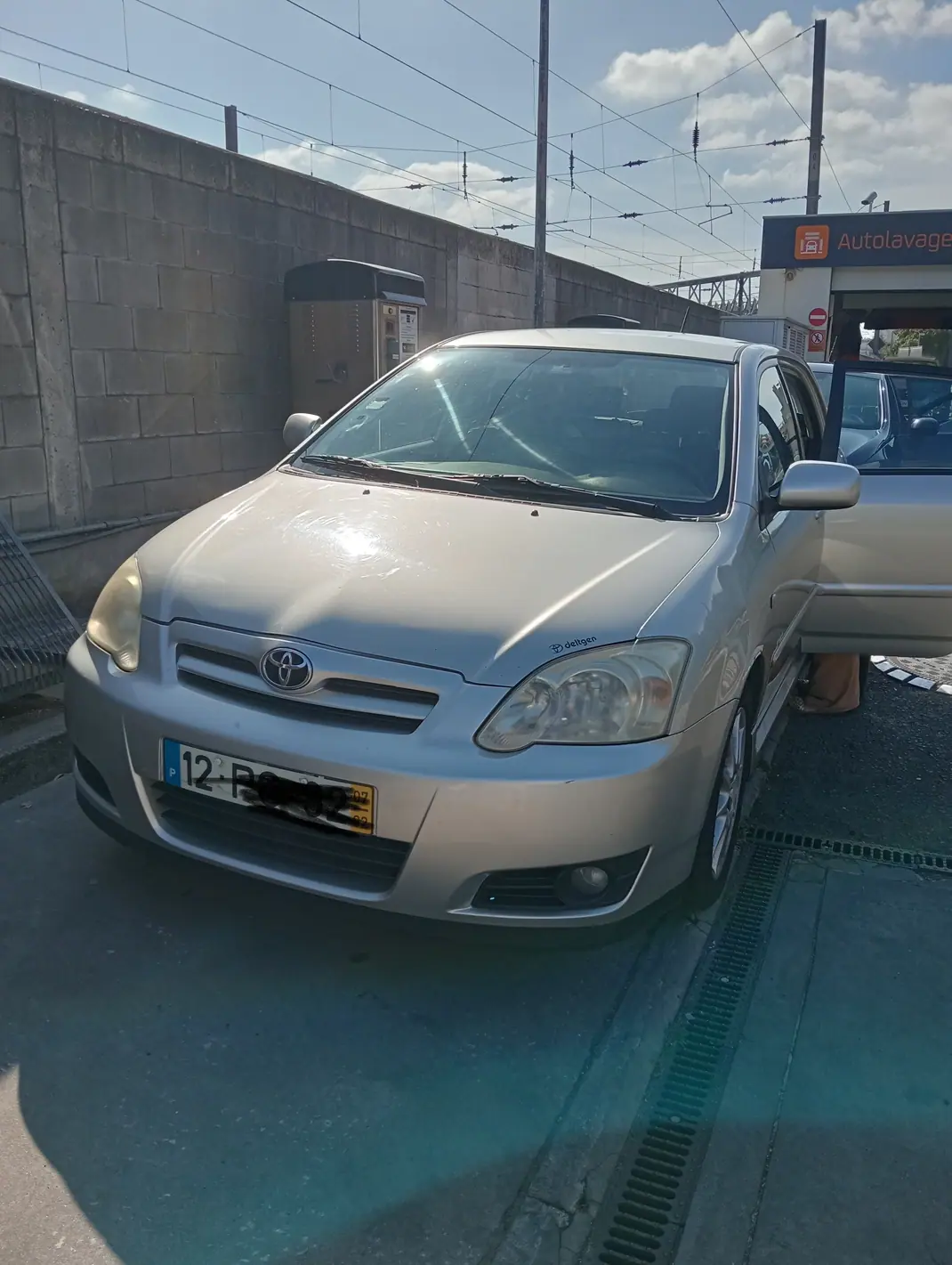 Toyota Corolla 2007 - 5999 EUR, 274000 km - 274000km - foto 3 de 4
