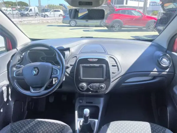 Renault Captur 2019 - 19250 EUR, 86490 km - AUTO.MOTO.pt - 86490km - foto 10 de 10