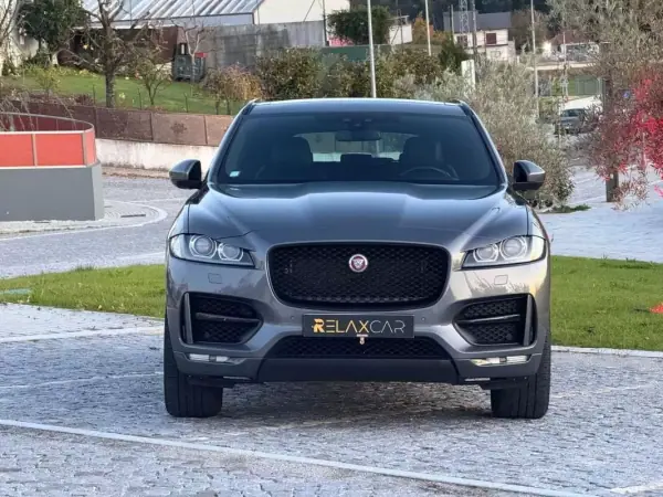 Jaguar F-Pace 2016 - 30999 EUR, 144450 km - AUTO.MOTO.pt - 144450km - foto 2 de 33