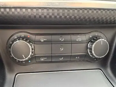 Mercedes-Benz A 180 2016 - 14890 EUR, 204488 km - AUTO.MOTO.pt - 204488km - foto 11 de 15