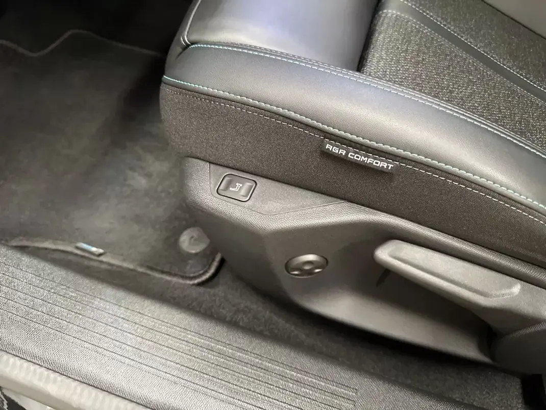 Peugeot 308 2023 - 19950 EUR, 12952 km - AUTO.MOTO.pt - 12952km - foto 48 de 50