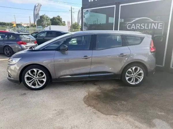Renault Grand Scénic 2017 - 9200 EUR, 198500 km - AUTO.MOTO.pt - 198500km - foto 2 de 8