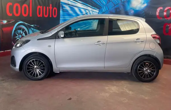 Peugeot 107 1.0 Access 2016 Gasolina