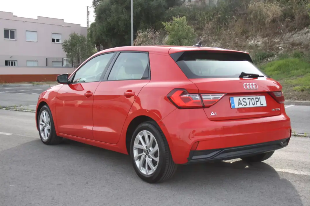 Audi A1 Sportback 2022 - 16000 EUR, 107635 km - 107635km - foto 8 de 21