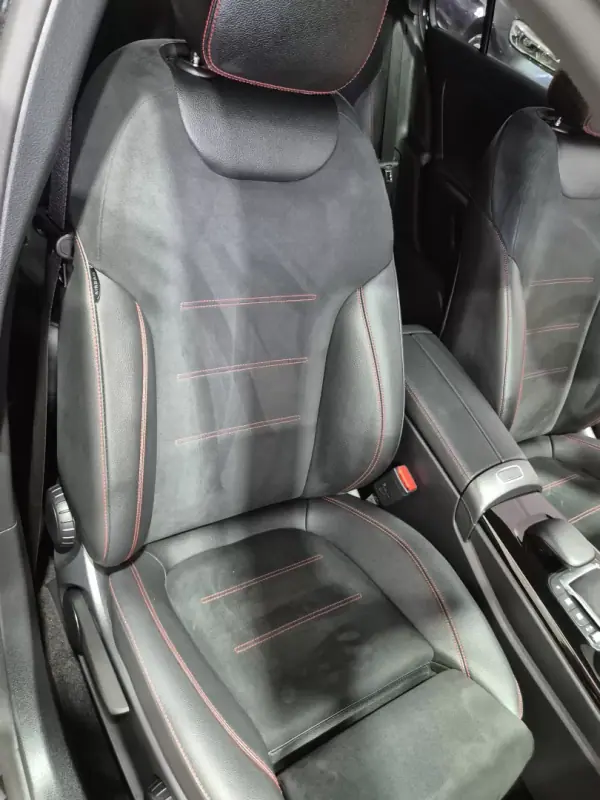 Mercedes-Benz A 250 Limousine 2021 - 29500 EUR, 92000 km - AUTO.MOTO.pt - 92000km - foto 17 de 30