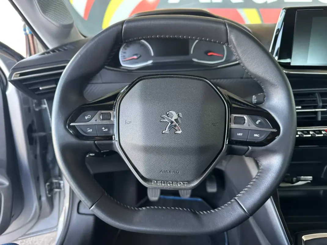 Peugeot 208 2023 - 16900 EUR, 27566 km - AUTO.MOTO.pt - 27566km - foto 18 de 36