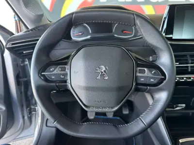 Peugeot 208 2023 - 16900 EUR, 27566 km - AUTO.MOTO.pt - 27566km - foto 18 de 36