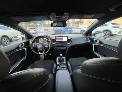 Kia ProCeed 2022 - 19450 EUR, 92000 km - AUTO.MOTO.pt - 92000km - foto 10 de 51