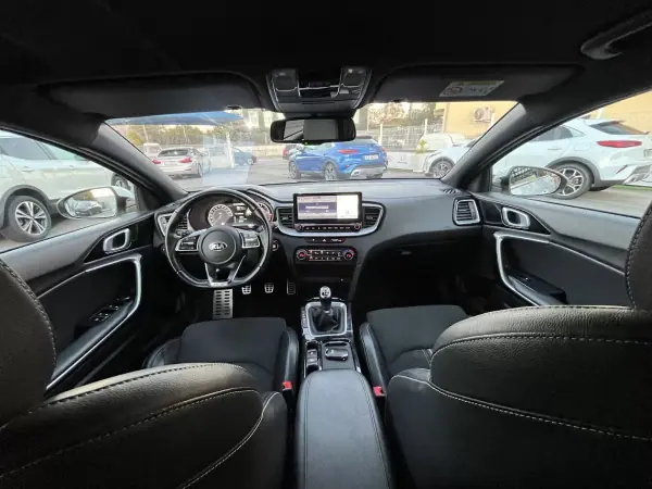 Kia ProCeed 2022 - 19450 EUR, 92000 km - AUTO.MOTO.pt - 92000km - foto 10 de 51