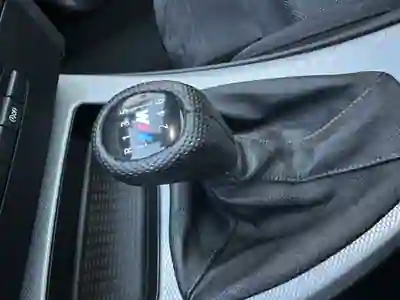 BMW 320 2012 - 12750 EUR, 259000 km - AUTO.MOTO.pt - 259000km - foto 11 de 19