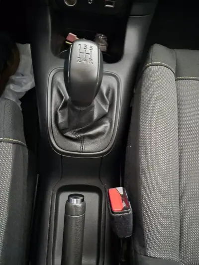 Citroën C3 2018 - 9990 EUR, 98339 km - AUTO.MOTO.pt - 98339km - foto 25 de 34
