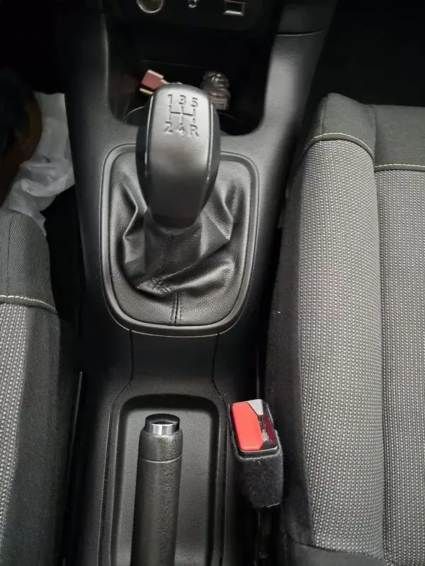 Citroën C3 2018 - 8899 EUR, 98339 km - AUTO.MOTO.pt - 98339km - foto 25 de 34