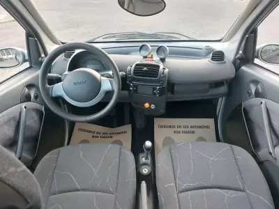 Smart Fortwo Cabrio 2004 - 3490 EUR, 248752 km - AUTO.MOTO.pt - 248752km - foto 14 de 20