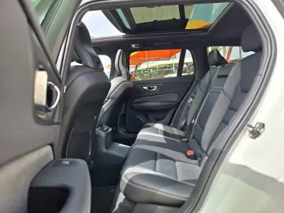 Volvo V60 2022 - 29950 EUR, 97538 km - AUTO.MOTO.pt - 97538km - foto 9 de 10