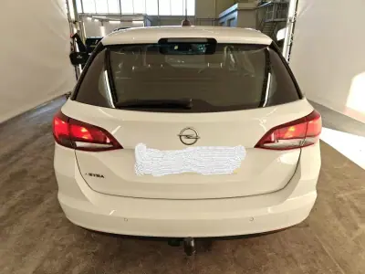 Opel Astra Sports Tourer 2021 - 10450 EUR, 178079 km - foto 2 de 17