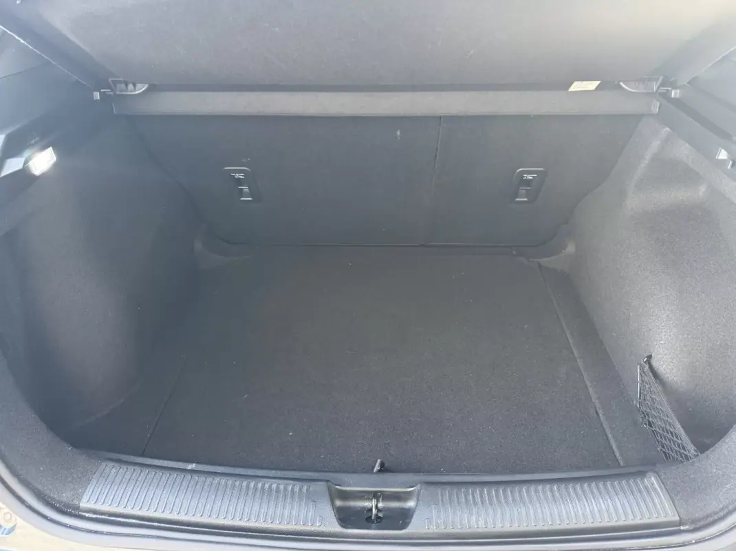 MG MG4 2022 - 18990 EUR, 77000 km - AUTO.MOTO.pt - 77000km - foto 36 de 36