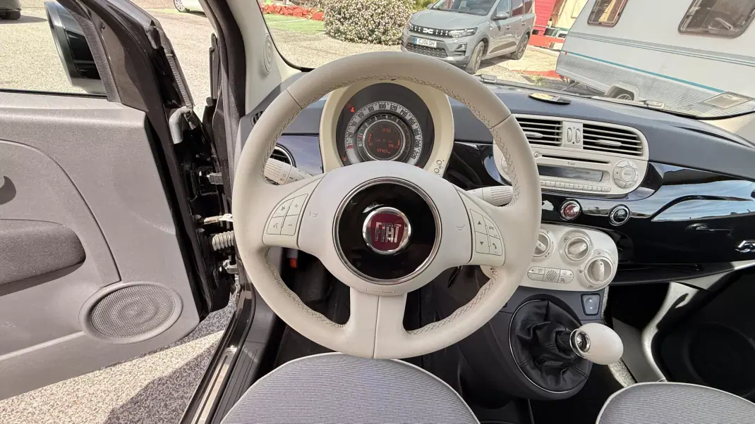 Fiat 500C 2015 - 8990 EUR, 59403 km - 59403km - foto 15 de 42