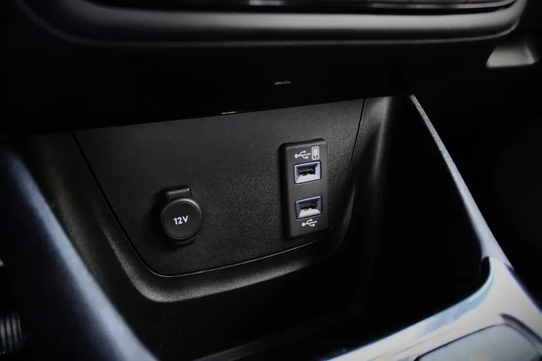 Opel Crossland X 2017 - 12500 EUR, 113439 km - AUTO.MOTO.pt - 113439km - foto 32 de 35