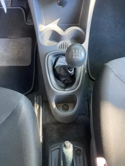 Toyota Aygo 2010 - 6350 EUR, 112661 km - 112661km - foto 17 de 19