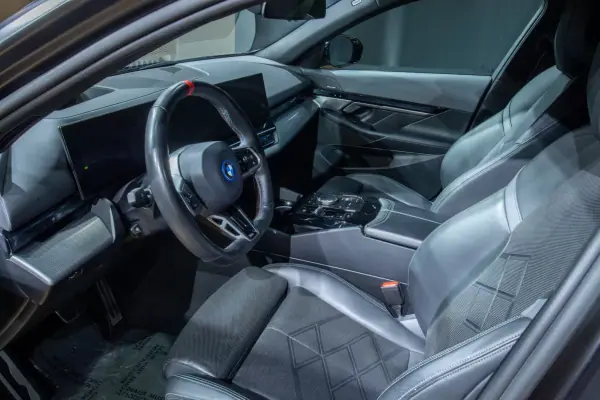BMW i5 2023 - 79000 EUR, 35700 km - AUTO.MOTO.pt - 35700km - foto 10 de 20