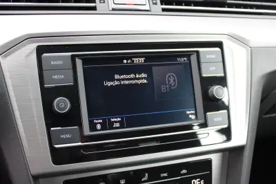 Volkswagen Passat 2021 - 21900 EUR, 22076 km - AUTO.MOTO.pt - 22076km - foto 23 de 44