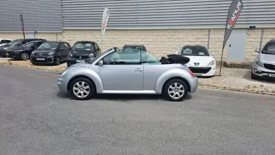 Volkswagen New Beetle Cabriolet 2004 - 9890 EUR, 127830 km - AUTO.MOTO.pt - 127830km - foto 33 de 48