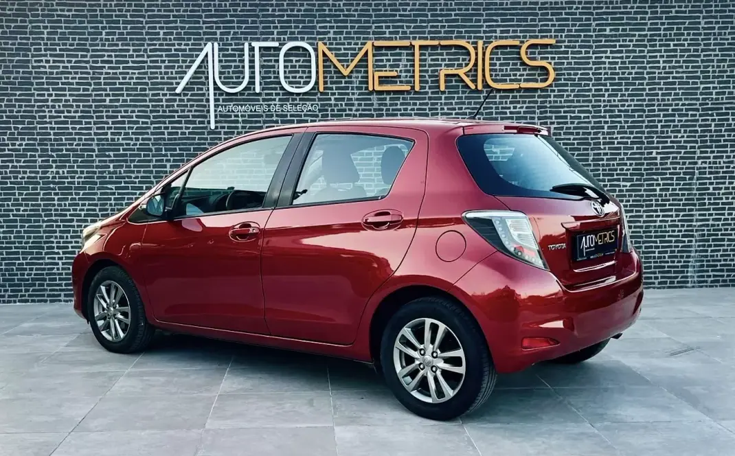 Toyota Yaris 2014 - 9990 EUR, 157000 km - 157000km - foto 3 de 14