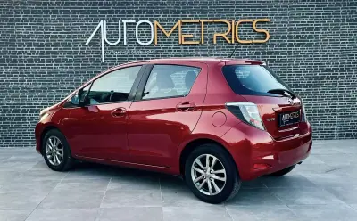 Toyota Yaris 2014 - 9990 EUR, 157000 km - AUTO.MOTO.pt - 157000km - foto 3 de 14