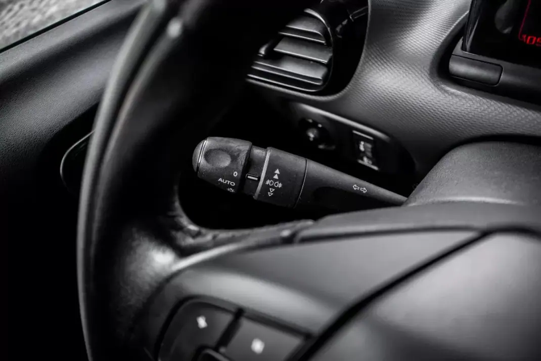 Citroën C4 Cactus 2016 - 10550 EUR, 98640 km - AUTO.MOTO.pt - 98640km - foto 16 de 42