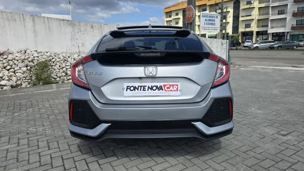 Honda Civic 2017 - 17950 EUR, 128483 km - AUTO.MOTO.pt - 128483km - foto 4 de 30