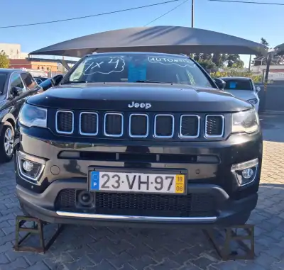 Jeep Compass 2018 - 23500 EUR, 73000 km - AUTO.MOTO.pt - 73000km - foto 4 de 9