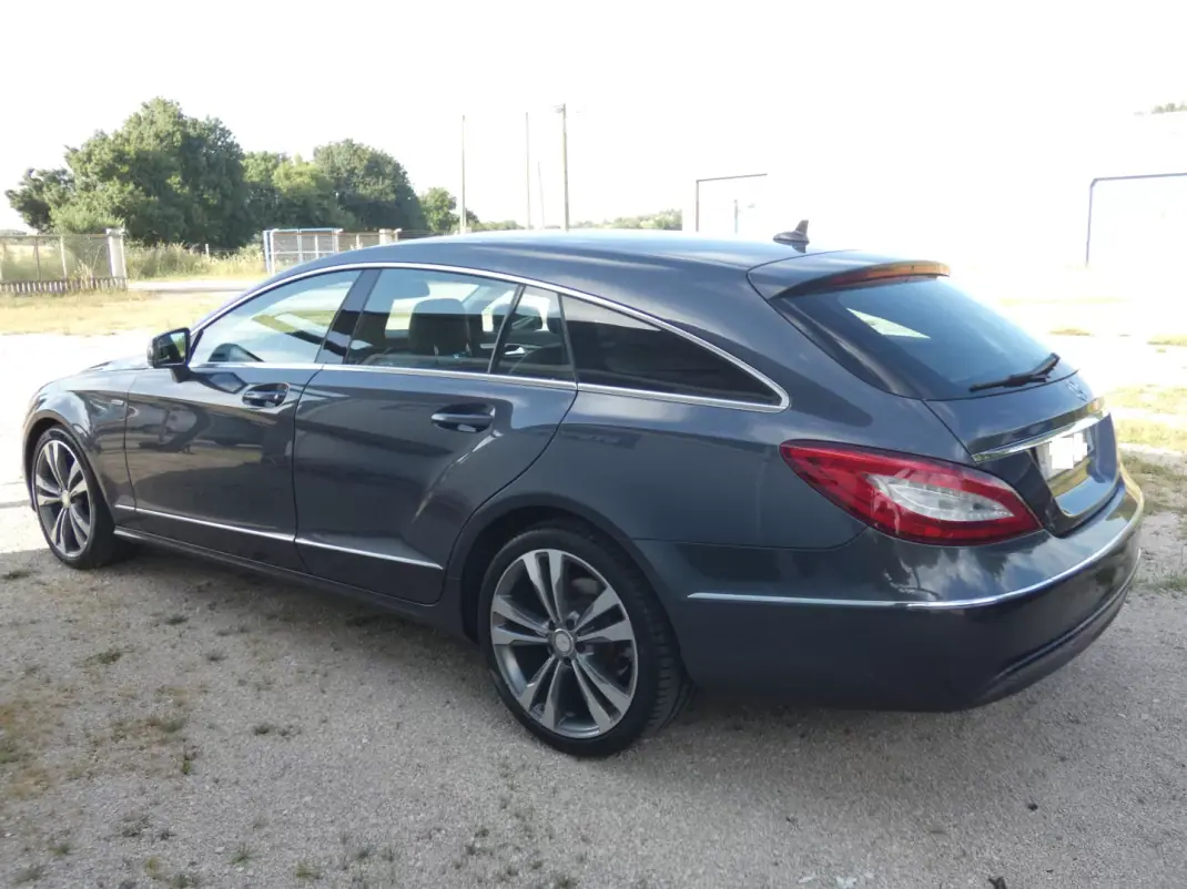 Mercedes-Benz CLS 250 2015 - 22500 EUR, 278000 km - AUTO.MOTO.pt - 278000km - foto 6 de 42