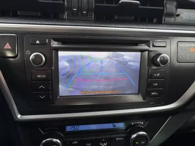 Toyota Auris 2014 - 10990 EUR, 224000 km - AUTO.MOTO.pt - 224000km - foto 19 de 27