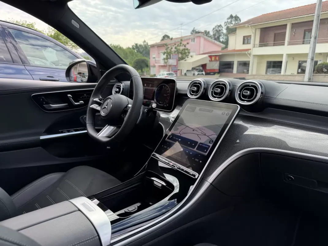 Mercedes-Benz C 300e 2024 - 51500 EUR, 26210 km - AUTO.MOTO.pt - 26210km - foto 7 de 22