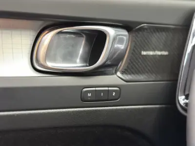 Volvo XC 40 2023 - 44500 EUR, 15000 km - AUTO.MOTO.pt - 15000km - foto 35 de 61