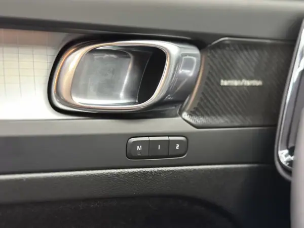 Volvo XC 40 2023 - 39900 EUR, 15000 km - AUTO.MOTO.pt - 15000km - foto 35 de 61
