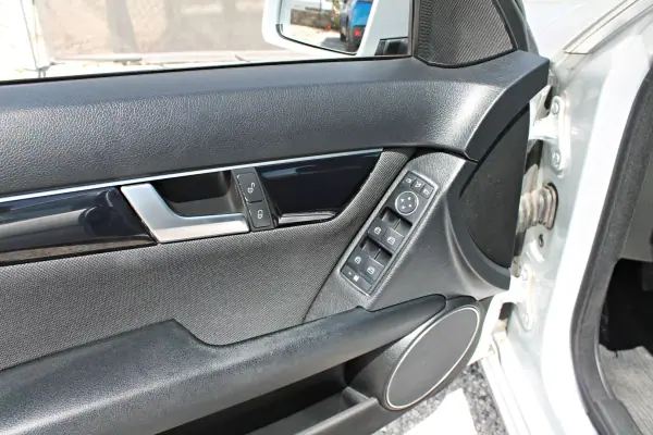 Mercedes-Benz C 220 2013 - 15900 EUR, 122723 km - AUTO.MOTO.pt - 122723km - foto 20 de 27