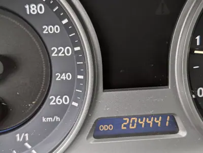 Lexus IS 220 2009 - 8500 EUR, 204441 km - AUTO.MOTO.pt - 204441km - foto 23 de 26