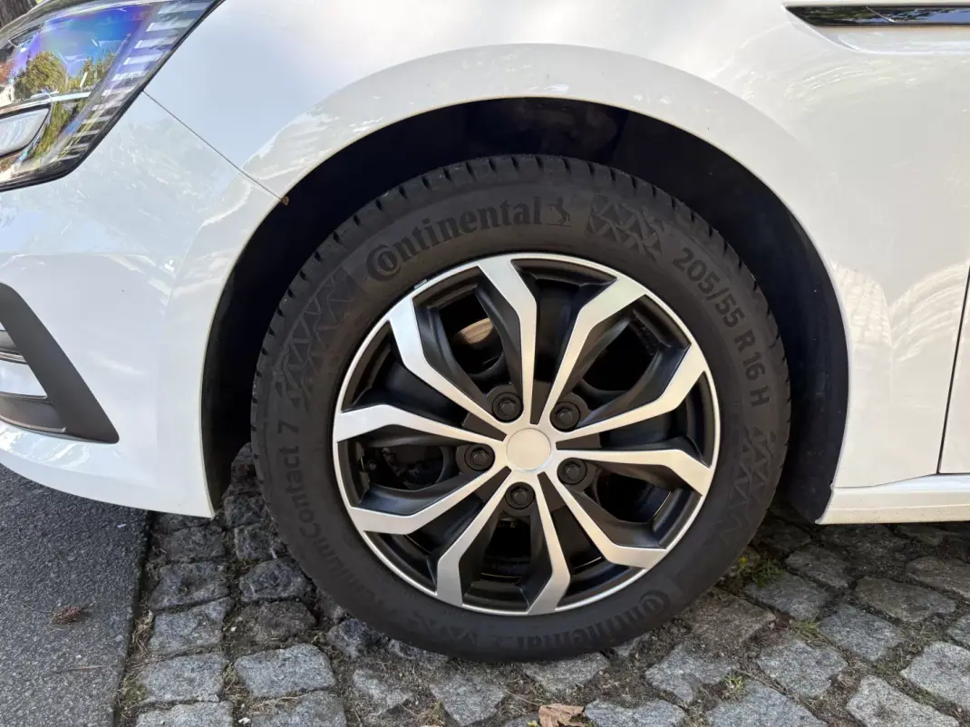 Renault Mégane 2022 - 17500 EUR, 149000 km - 149000km - foto 10 de 18