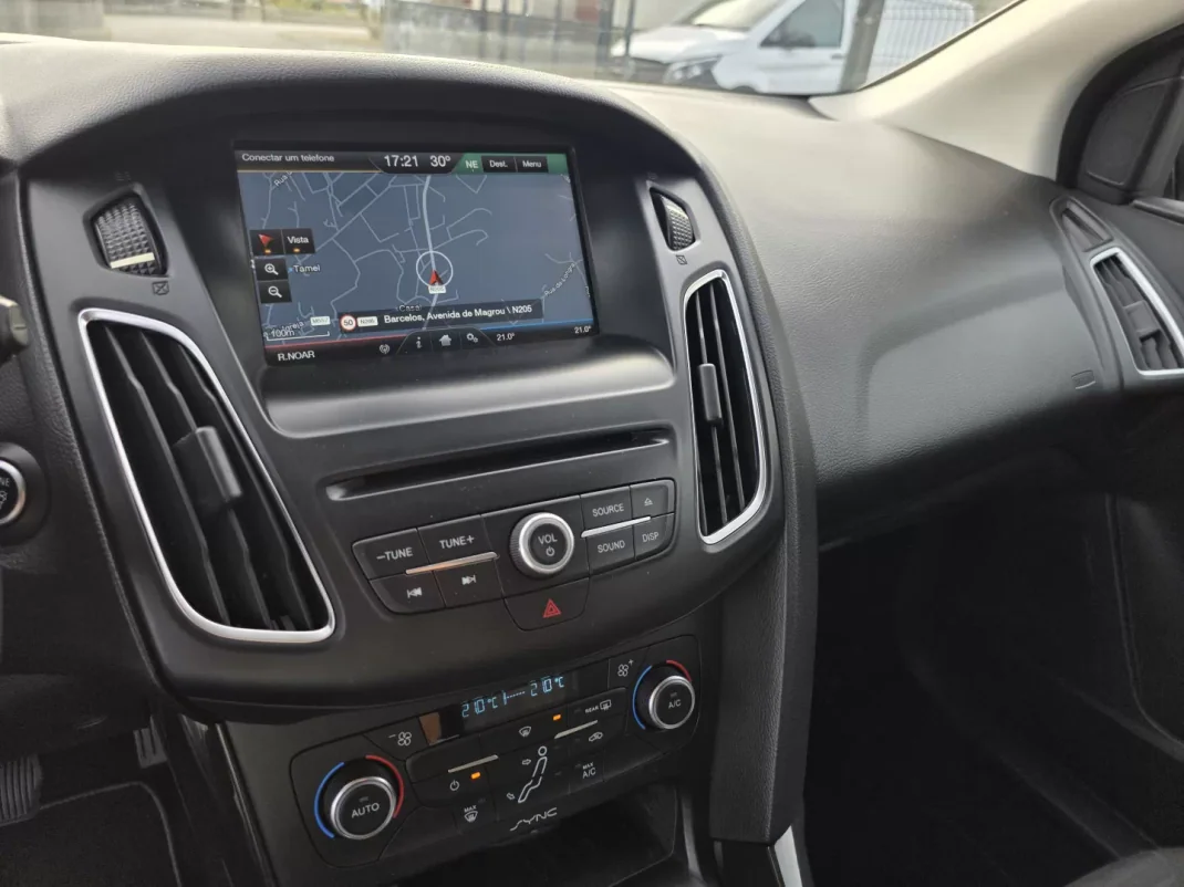 Ford Focus 2015 - 10990 EUR, 105000 km - AUTO.MOTO.pt - 105000km - foto 21 de 32