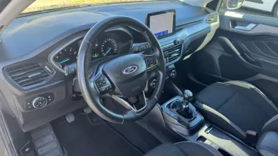 Ford Focus 2022 - 16490 EUR, 56000 km - AUTO.MOTO.pt - 56000km - foto 21 de 22
